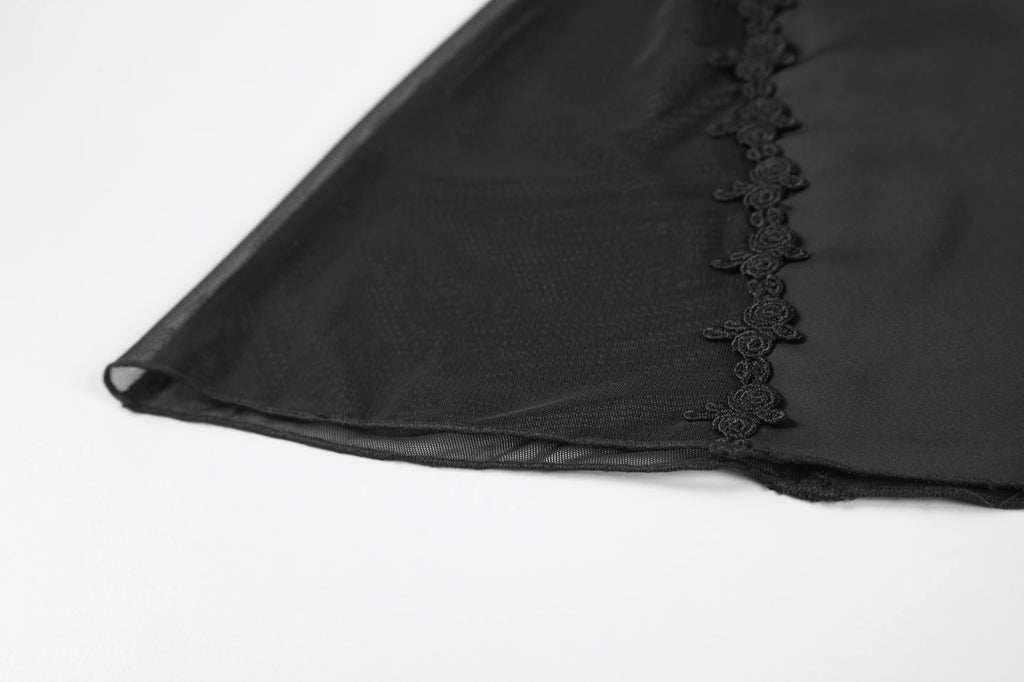 Lace trim hem detail